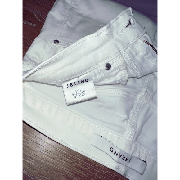 🆕 J Brand 835 Mid-Rise Capri in Blanc / Size: 25 - Picture 11 of 12